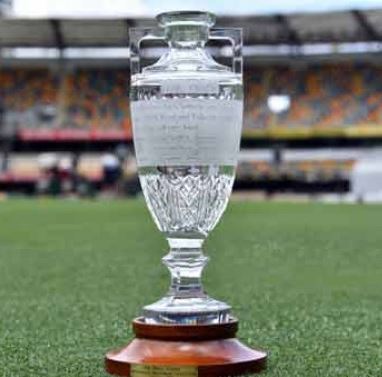 07 Ashes trophy